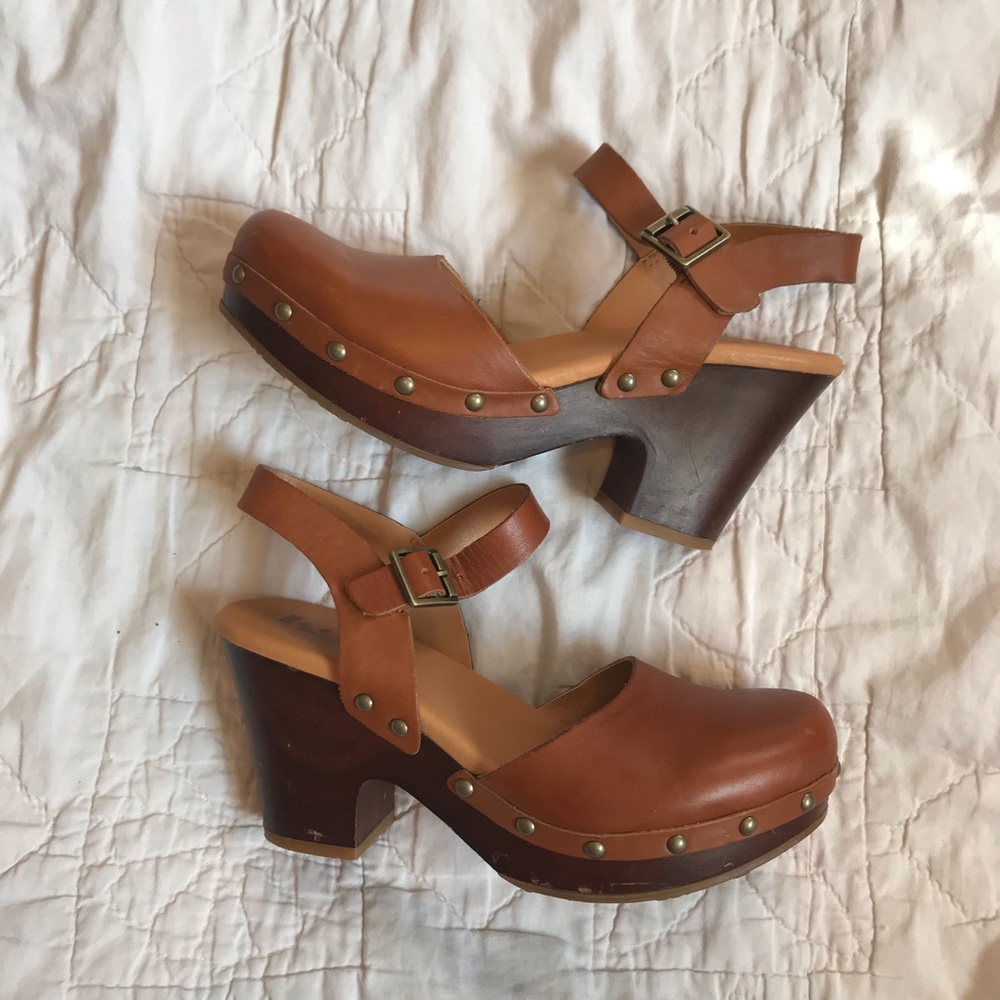Korke-Ease Clogs